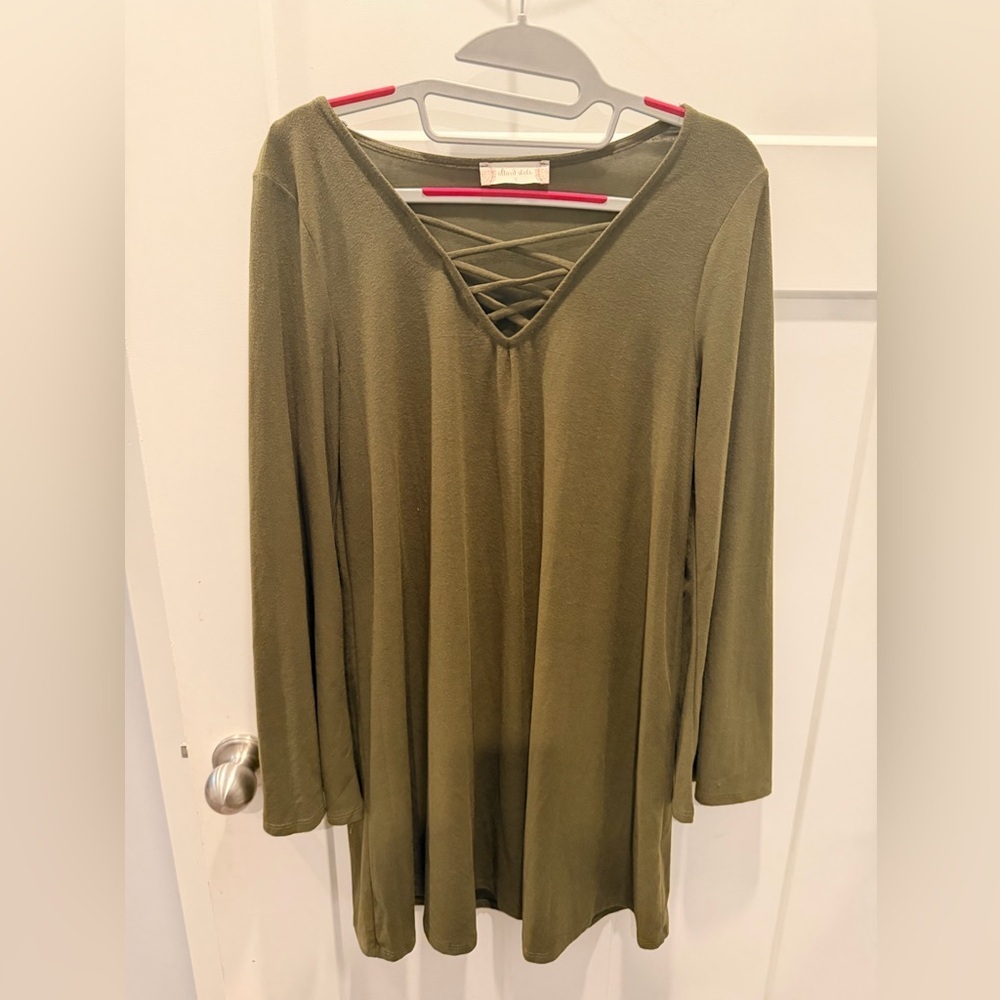 Altar’d State Olive Green Lattice V-Neck Swing Top Small